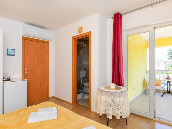 Vila Panorama : photo 4 de la chambre chambre double - vue sur jardin