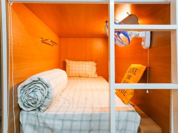 Urban Nomads Pods Parkview CoLive and CoWork : photo 2 de la chambre dortoir féminin 4 lits