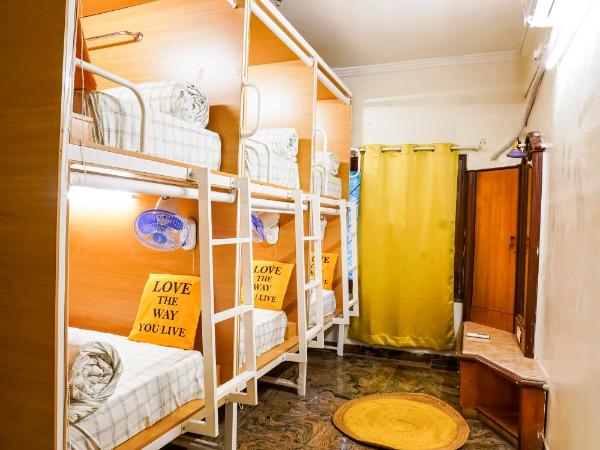 Urban Nomads Pods Parkview CoLive and CoWork : photo 1 de la chambre dortoir mixte de 6 lits