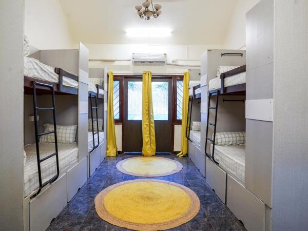 Urban Nomads Pods Parkview CoLive and CoWork : photo 2 de la chambre dortoir mixte de 8 lits