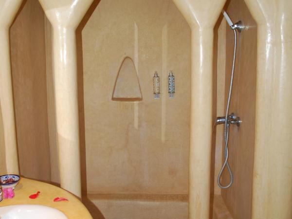 Riad Titima Essaouira : photo 8 de la chambre chambre double avec patio