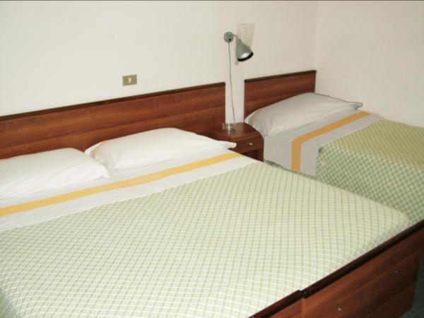 Hotel Tuscolano : photo 8 de la chambre chambre triple