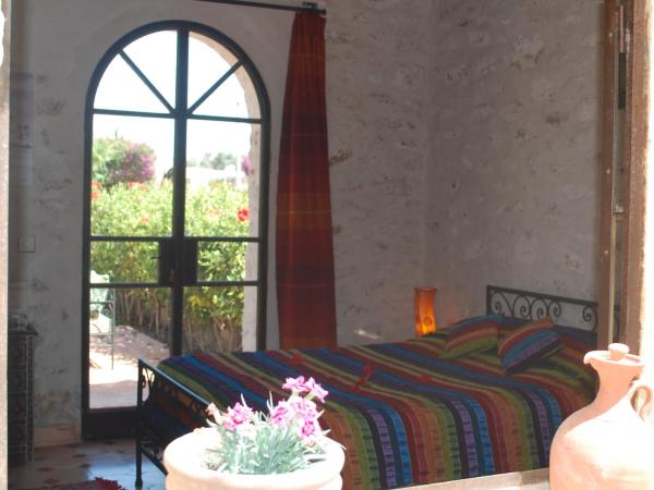 Riad Titima Essaouira : photo 10 de la chambre chambre double - vue sur piscine