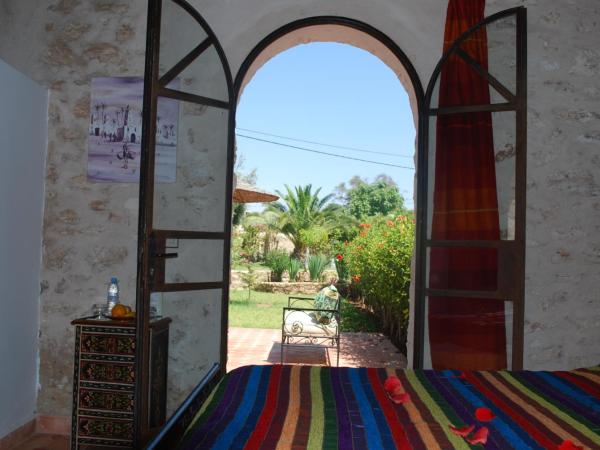 Riad Titima Essaouira : photo 6 de la chambre chambre double - vue sur piscine