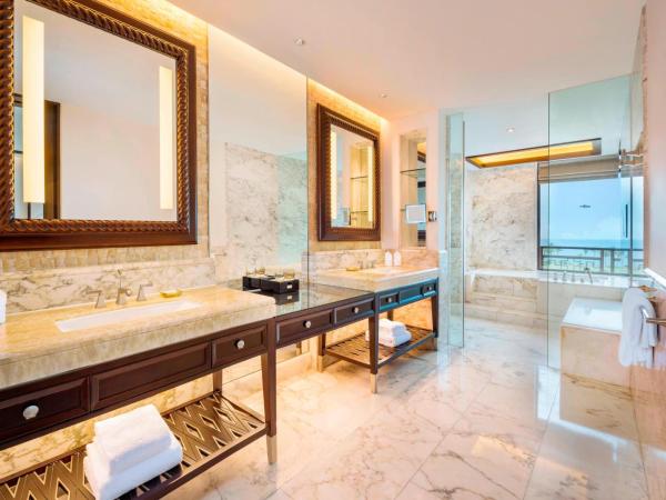 The St. Regis Sanya Yalong Bay Resort : photo 8 de la chambre chambre premium océan avec 1 lit king-size et balcon - côté océan