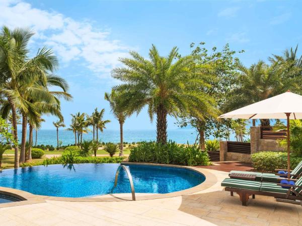 The St. Regis Sanya Yalong Bay Resort : photo 9 de la chambre seaside villa, 1 bedroom villa, king, seafront, pool access ( stay 2 nights or more: sanya airport pick up and drop off service once)