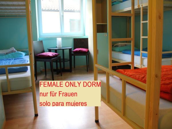 Oldtown Hostel Otter : photo 2 de la chambre lit Économique dans dortoir pour femmes de 6 lits