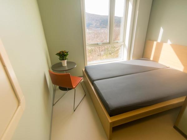 Bergen Hostel Montana : photo 2 de la chambre chambre double familiale
