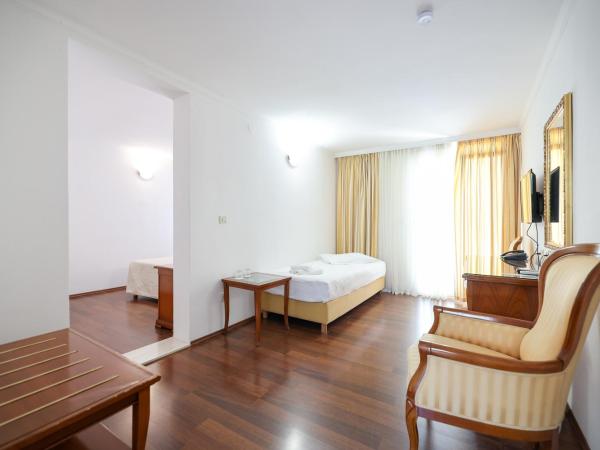 Hotel Val All Inclusive : photo 3 de la chambre chambre familiale avec balcon - vue sur mer