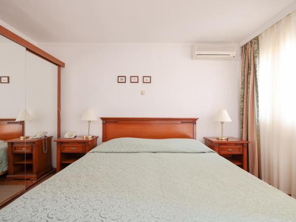 Hotel Val All Inclusive : photo 7 de la chambre hébergement double standard avec terrasse - bord de mer