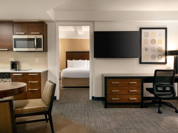 Residence Inn by Marriott New York Manhattan/ Midtown Eastside : photo 1 de la chambre suite avec 2 lits queen-size