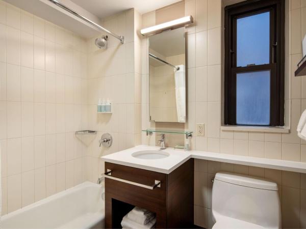 Residence Inn by Marriott New York Manhattan/ Midtown Eastside : photo 6 de la chambre suite avec 2 lits queen-size