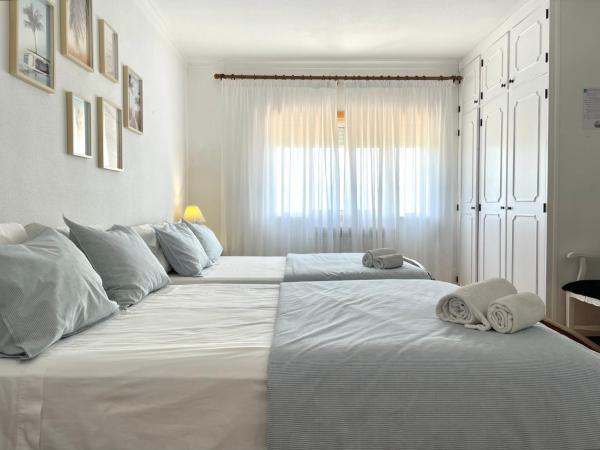 Colina do Elétrico : photo 9 de la chambre chambre quadruple - vue sur mer