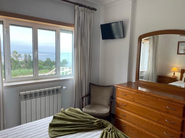 Colina do Elétrico : photo 8 de la chambre chambre double avec salle de bains privative