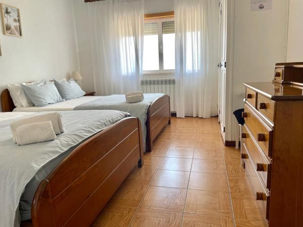 Colina do Elétrico : photo 10 de la chambre chambre quadruple - vue sur mer