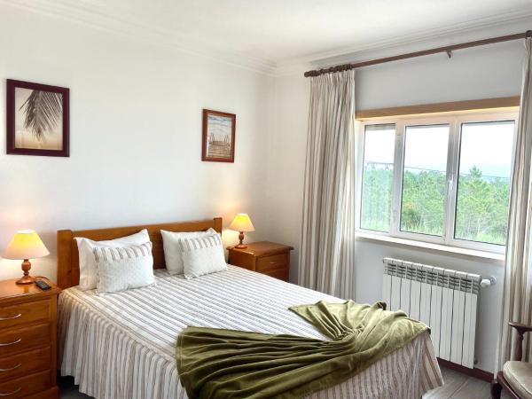 Colina do Elétrico : photo 4 de la chambre chambre double avec salle de bains privative