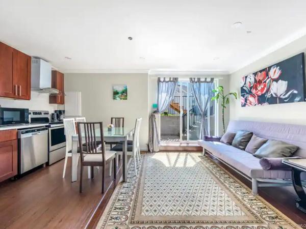 Coze home in Vancouver near YVR : photo 1 de la chambre suite 2 chambres