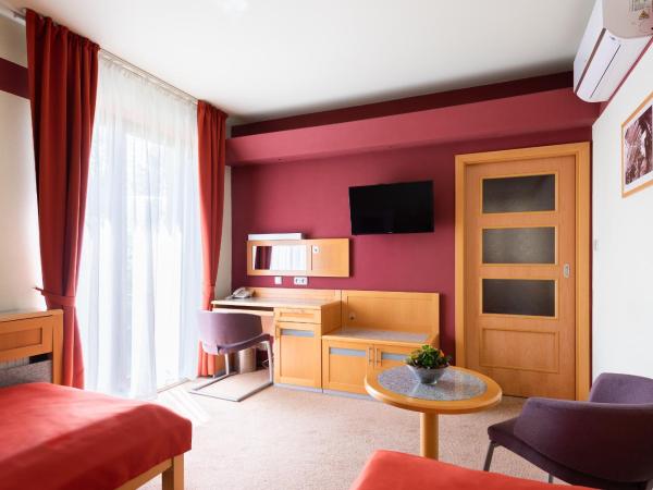 Jan Maria Hotel & Restaurant : photo 2 de la chambre chambre lits jumeaux