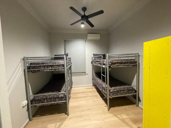 Banana Backpackers : photo 1 de la chambre dortoir mixte de 4 lits