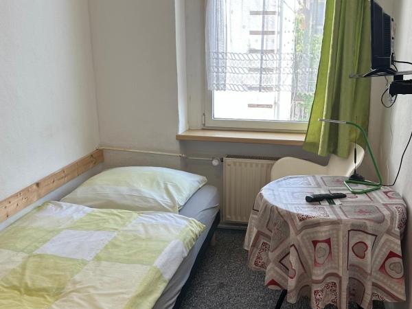 Bigus : photo 5 de la chambre chambre simple standard avec salle de bains commune