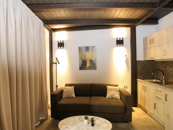 Medusa Apartments : photo 2 de la chambre appartement en duplex