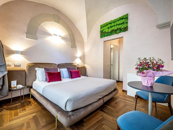 Hotel La Scaletta al Ponte Vecchio : photo 3 de la chambre chambre double - vue sur jardin