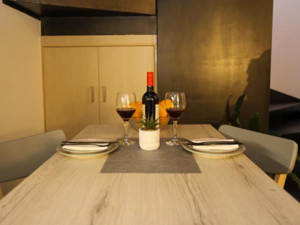 Medusa Apartments : photo 4 de la chambre appartement en duplex