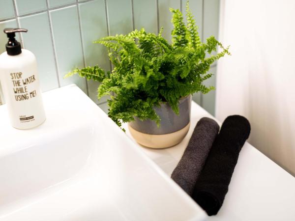 Urban Jungle Apartments : photo 10 de la chambre one-bedroom apartment 5 adults