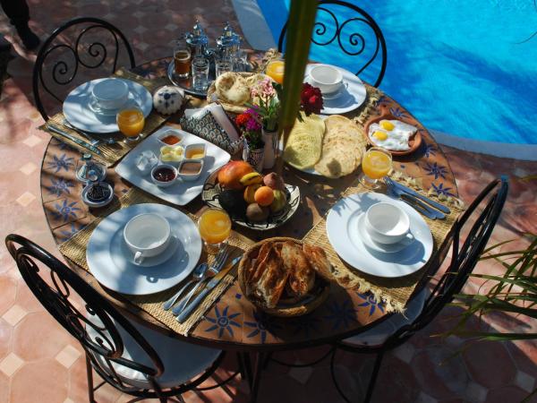 Riad Titima Essaouira : photo 10 de la chambre chambre double - vue sur jardin