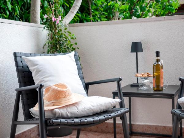 Villa B&B Marina & Parking Free : photo 10 de la chambre chambre double avec terrasse