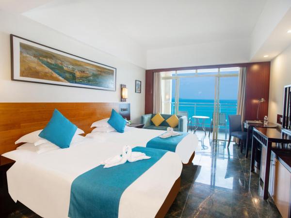 Shengyi Holiday Villa Hotel : photo 2 de la chambre limited offer - premier room with sea view (chicken hot pot seafood buffet lunch for 2 persons )