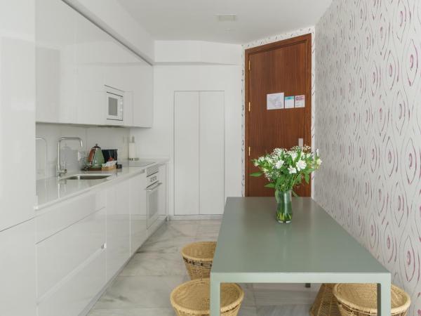 numa I Molina Apartments : photo 4 de la chambre appartement avec balcon
