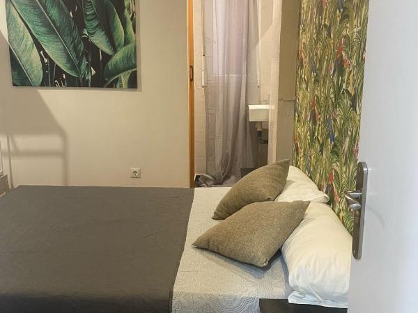 Hostal The Monkey Room : photo 6 de la chambre chambre double intérieur