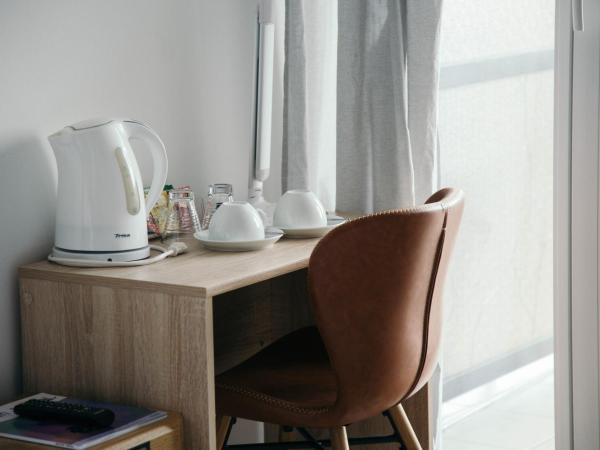 Al Pozz Boutique Resort : photo 4 de la chambre chambre double ou lits jumeaux standard avec vue sur lac