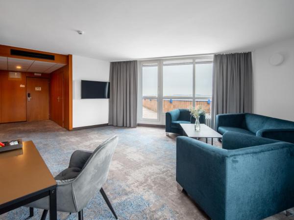 OREA Hotel Pyramida Praha : photo 2 de la chambre suite classique avec accès gratuit à la piscine