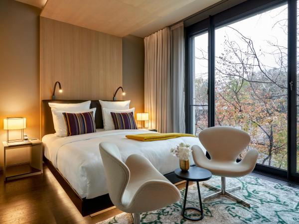 SO/ Berlin Das Stue : photo 3 de la chambre chambre lit king-size so stue avec vue