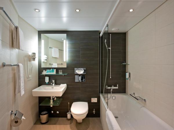 Hotel Sternen Oerlikon : photo 3 de la chambre chambre simple standard - côté rue