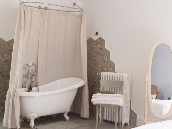 Maison Jullian : photo 5 de la chambre chambre triple - vue sur jardin