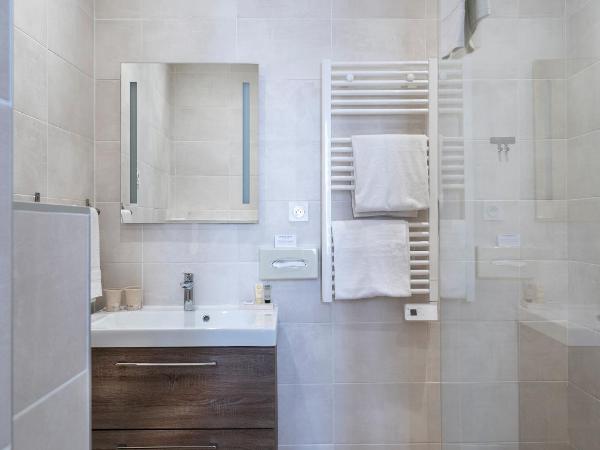 Best Western Le Comtadin : photo 4 de la chambre chambre queen classique - non-fumeurs