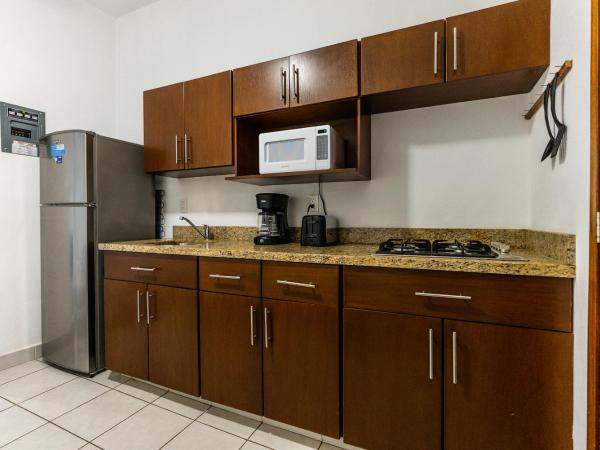 Loft Hotel Malecón Vallarta : photo 7 de la chambre suite avec balcon