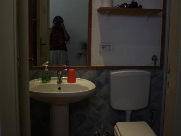 The Dolphins Guest House : photo 4 de la chambre chambre simple avec salle de bains extérieure privative