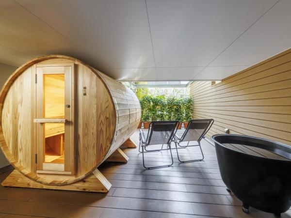 GOOD NATURE HOTEL KYOTO : photo 1 de la chambre 【chambre avec sauna sur terrasse】chambre lits jumeaux avec terrasse et accès au salon - vue sur jardin