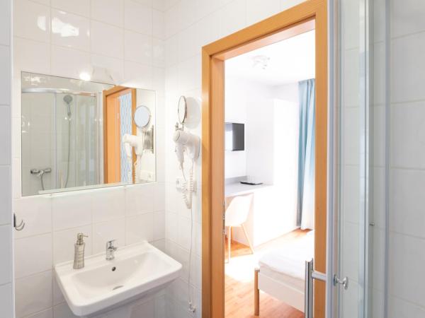 Hotel Garni Pod Skalkou : photo 3 de la chambre chambre double avec terrasse