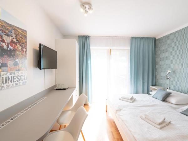 Hotel Garni Pod Skalkou : photo 4 de la chambre chambre double avec terrasse