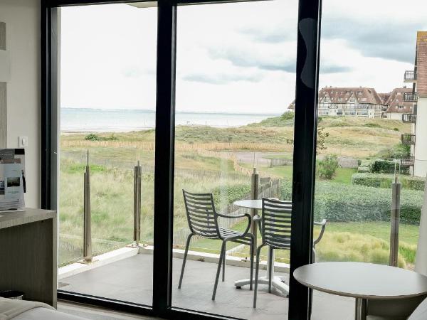 Thalazur Cabourg - Hôtel & Spa : photo 1 de la chambre chambre double - vue sur mer