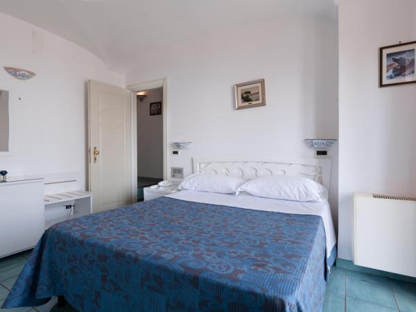 Hotel Don Felipe : photo 3 de la chambre chambre double ou lits jumeaux - vue sur mer