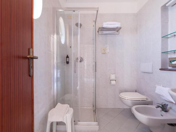 Hotel Don Felipe : photo 1 de la chambre chambre double ou lits jumeaux - vue sur mer