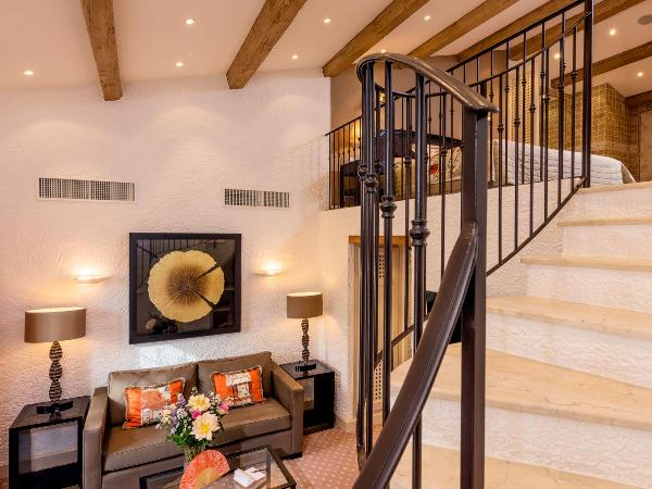 Hotel Byblos Saint-Tropez : photo 2 de la chambre suite junior en duplex
