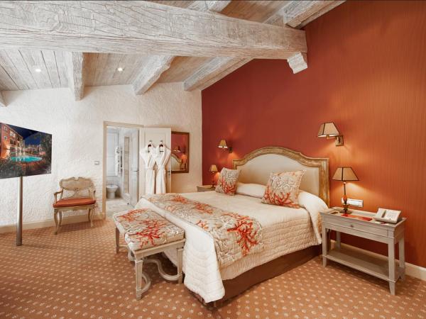Hotel Byblos Saint-Tropez : photo 3 de la chambre suite en duplex
