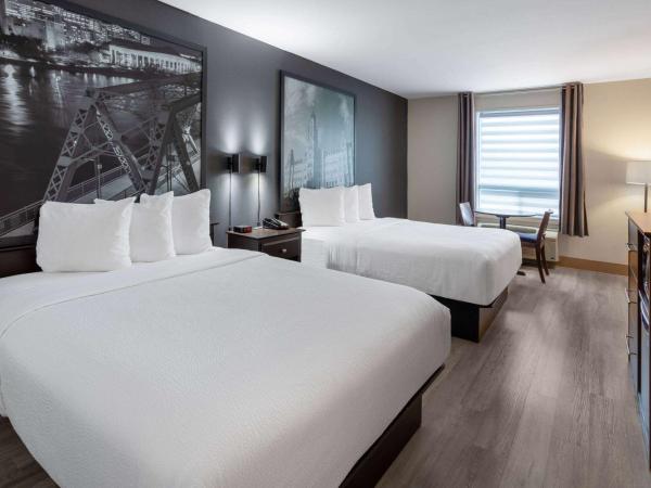 Super 8 by Wyndham Quebec City : photo 1 de la chambre chambre 2 lits queen-size - non-fumeurs